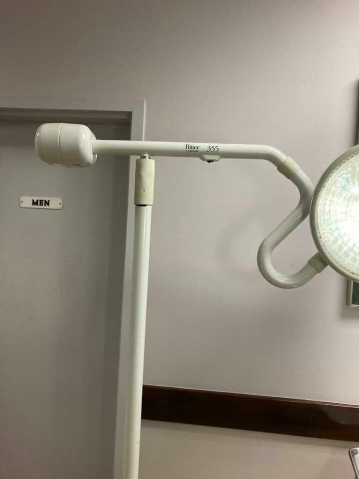 Surgical Exam Light on Rolling Stand — Ritter 355 thumbnail 2