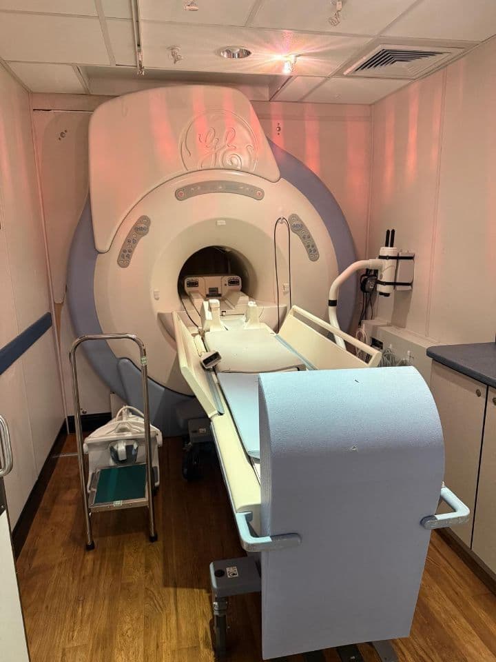 For Sale GE HDxT MRI Mobile