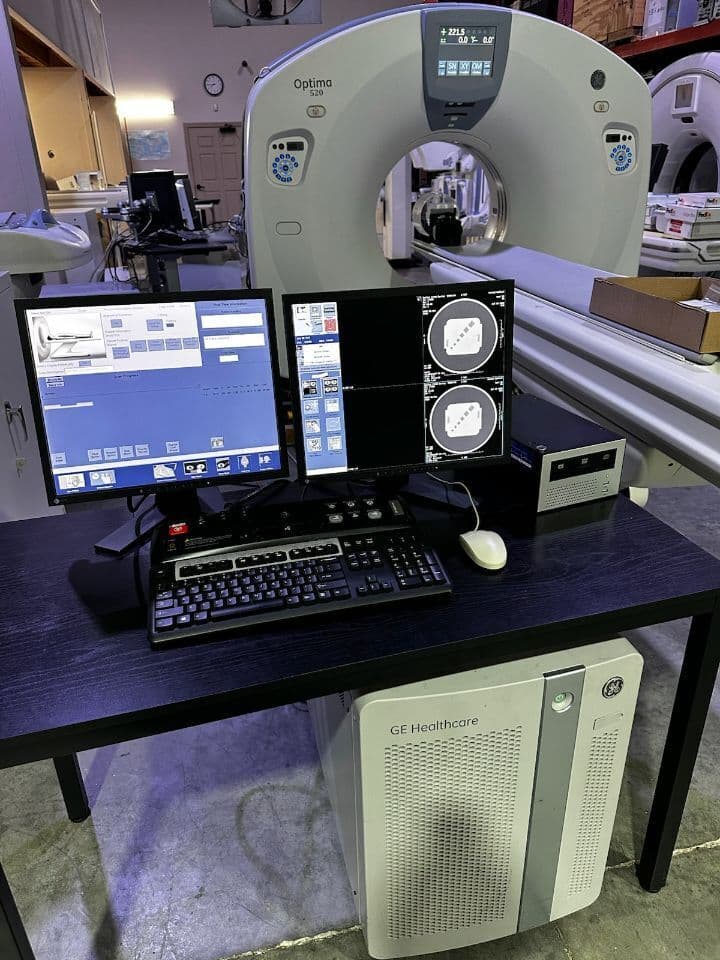 GE Optima 520 16-Slice CT Scanner with Cardiac Calcium Scoring thumbnail 2