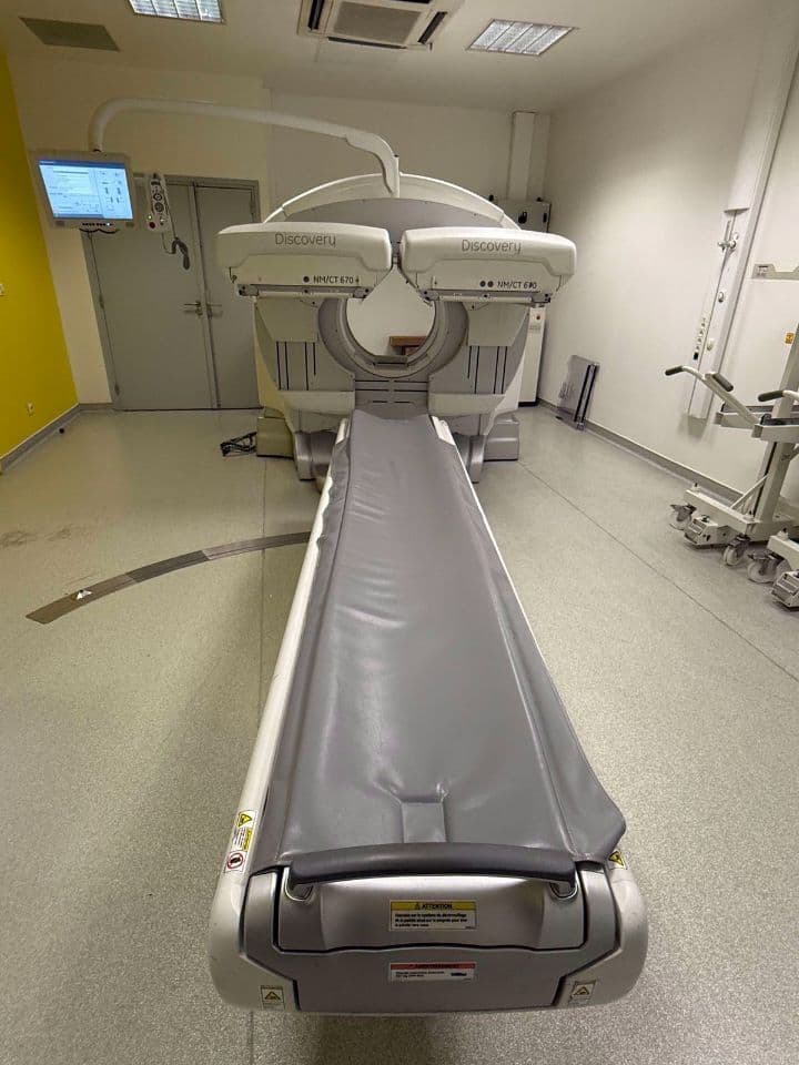 GE Discovery NM/CT 670 SPECT/CT System