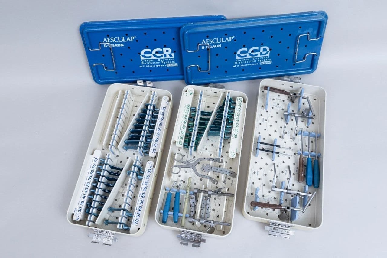 Aesculap Caspar CCR Cervical Retractor and CCD Cervical Distraction Set