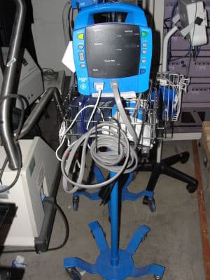 GE Procare Dinamap 300 Automatic Blood Pressure Monitor