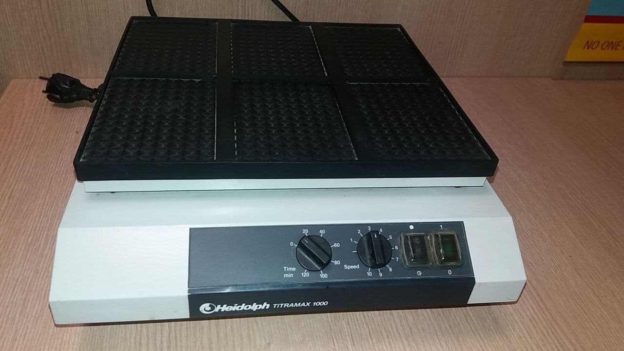 Variable Speed Heidolph Titramax 1000 Platform Shaker for Laboratory Use