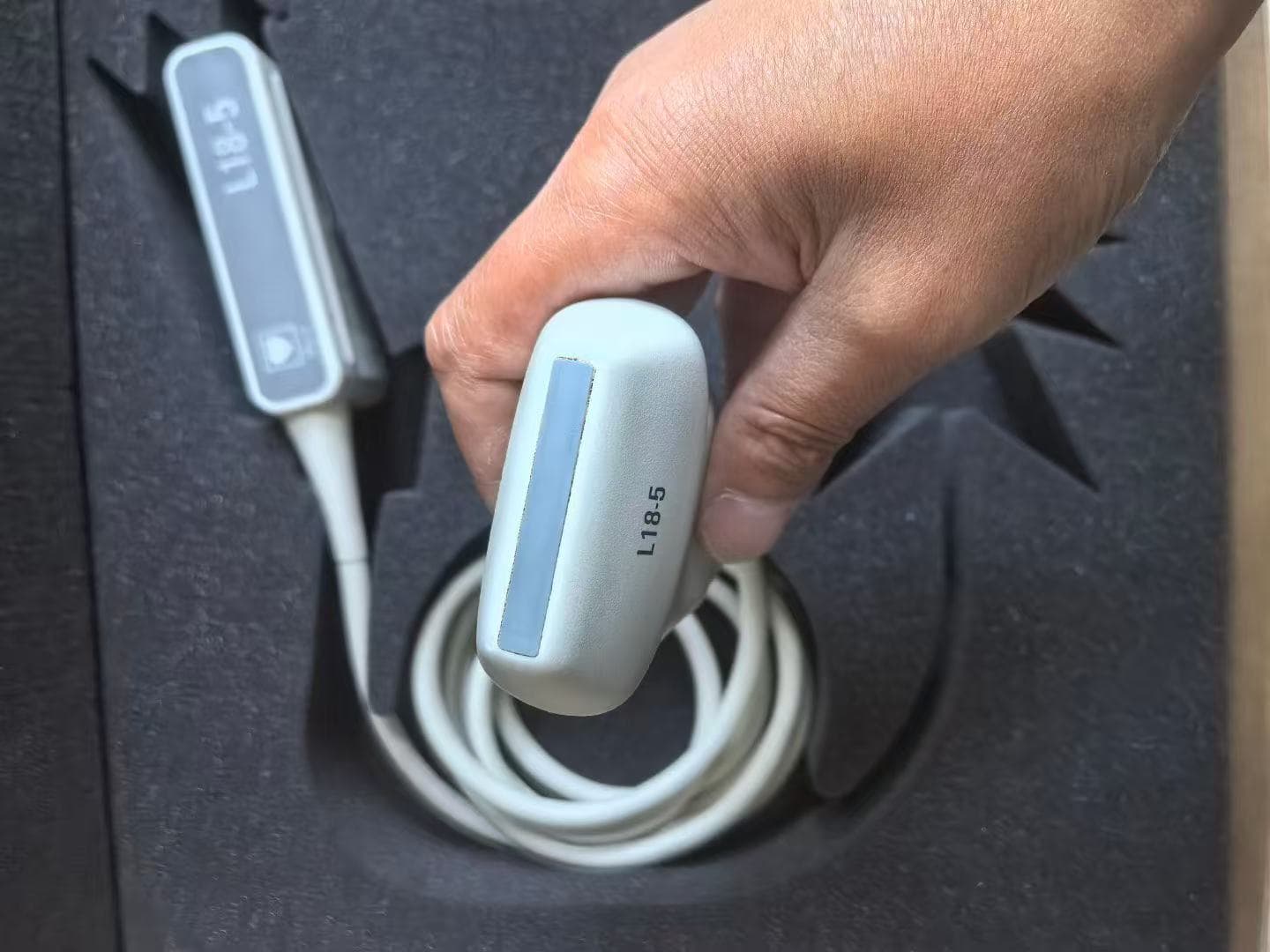 Philips L18-5 Compact Linear Array Ultrasound Probe for CX50 System – High Frequency Vascular and Small Parts Transducer