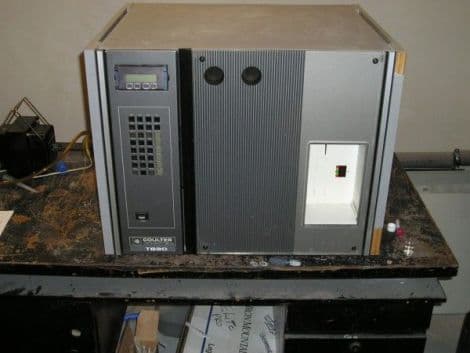Coulter T-890 Counter Hematology Analyzer for Clinical Laboratories