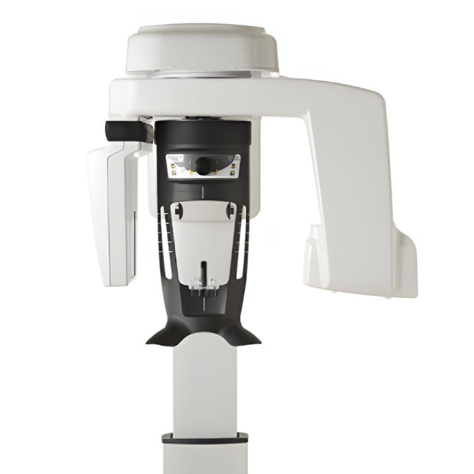 Carestream CS8100 3D Panoramic and CBCT Dental X-Ray System (2020)