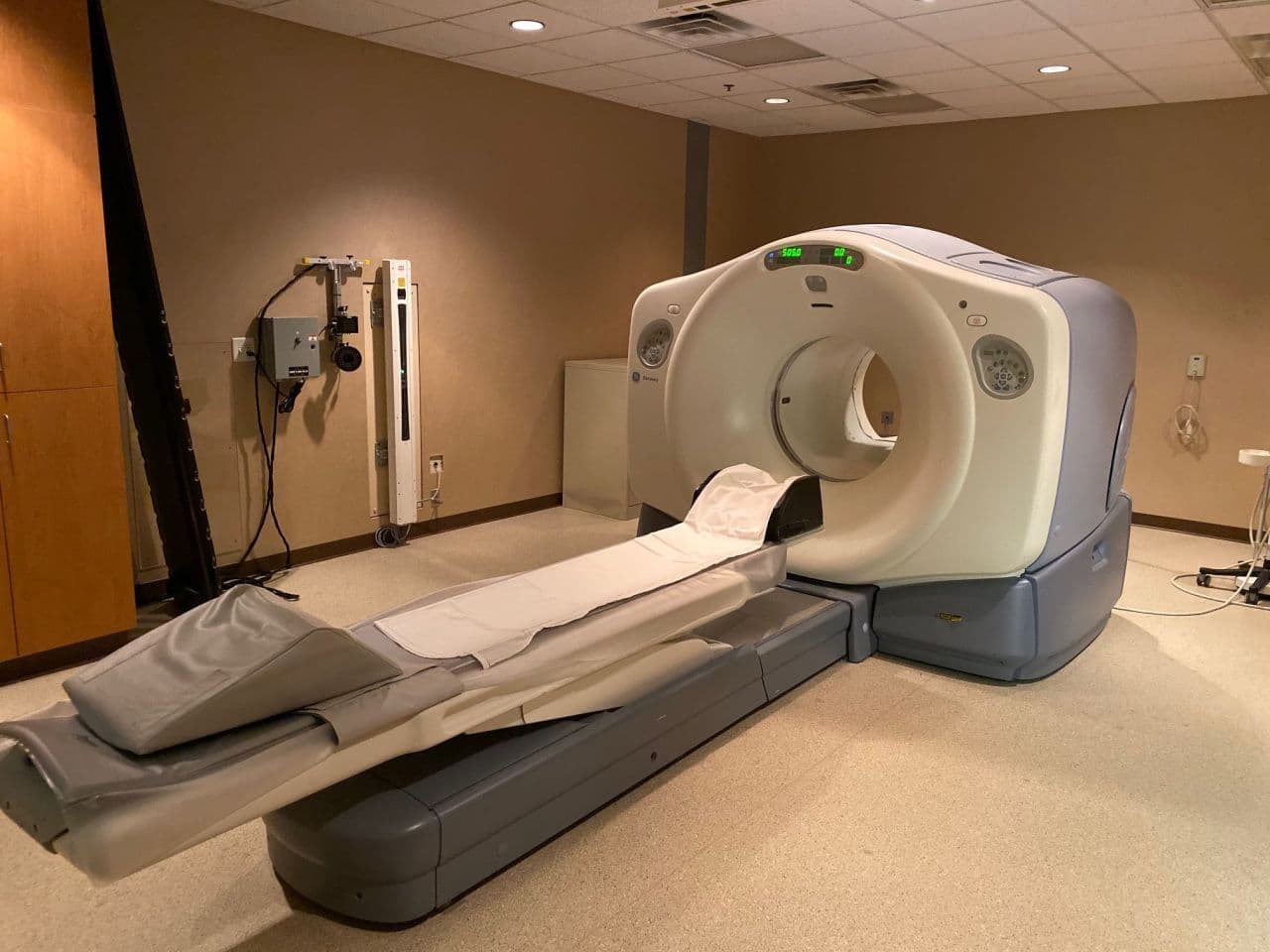 GE Discovery STE 8 PET/CT Imaging System