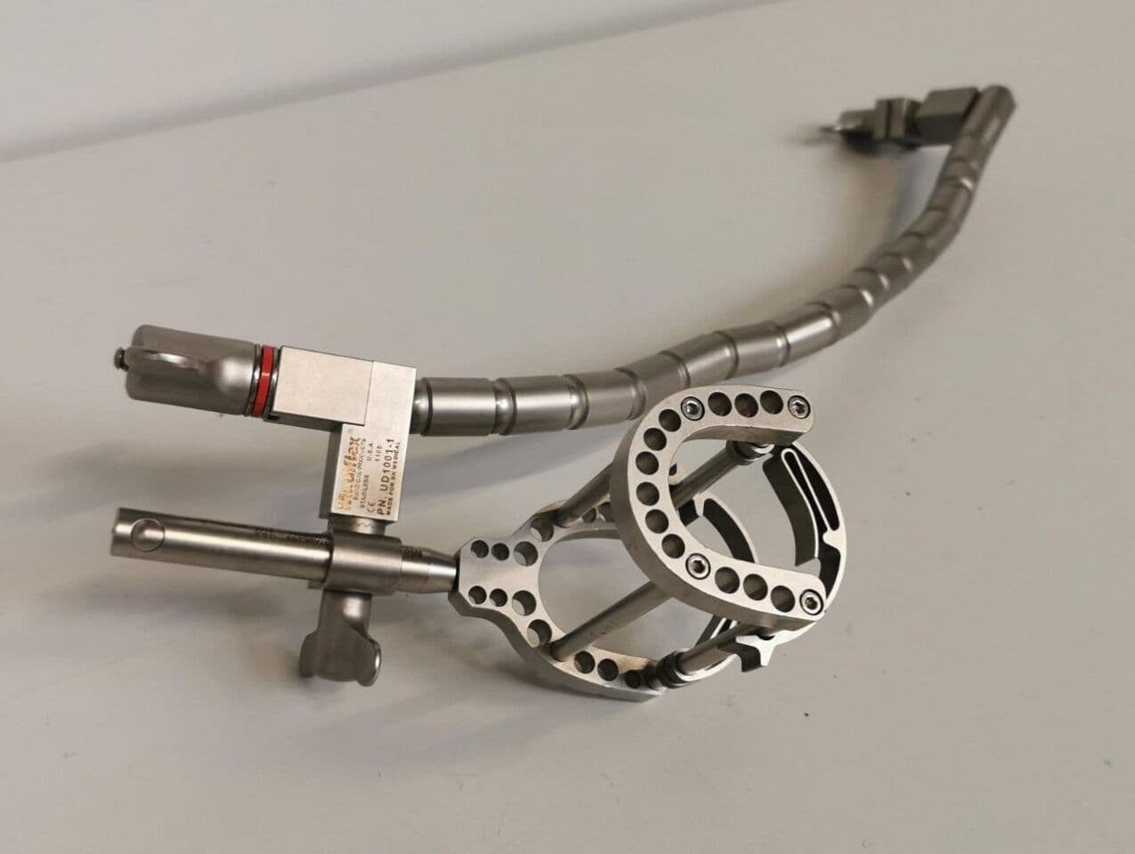 Flexible Retractor Arm for Surgical Procedures — Mediflex UD1001-1