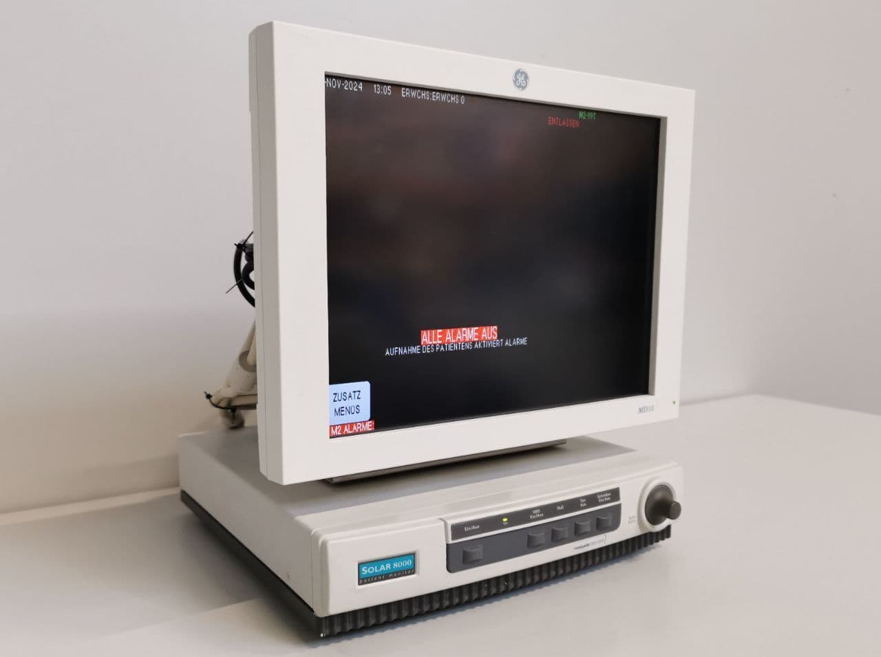 Bedside Monitor System — GE Solar 8000 with MD15 Monitor