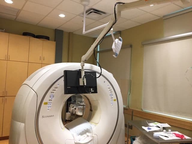 Hitachi Scenaria 128-Slice CT Scanner System