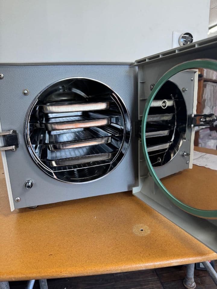 Tuttnauer EZ10K Automatic Autoclave Steam Sterilizer